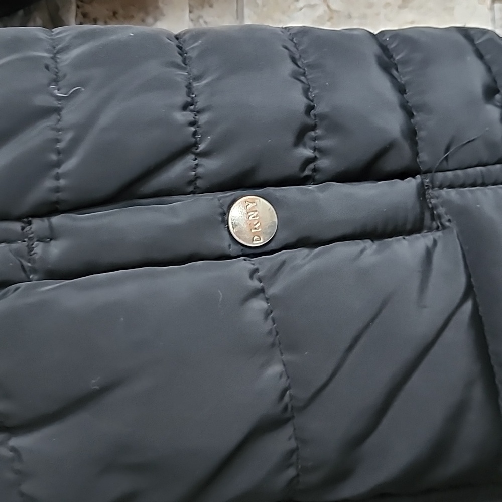 DKNY GIRLS BLACK WINTER JACKET, SIZE 5/6 DOUBLE SIDE, PRE-OWNED, ZIPPER, POCKETS - Picture 3 of 14